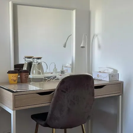 Simple Comfy Near Metro & Airport *